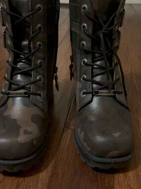 Harley Davidson ladies Camo boots Sz 5 1/2